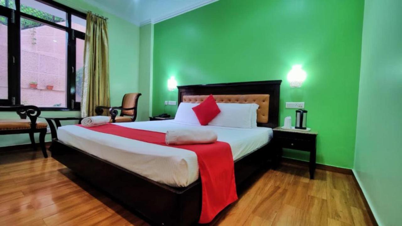 Hotel Marc Shimla Bagian luar foto