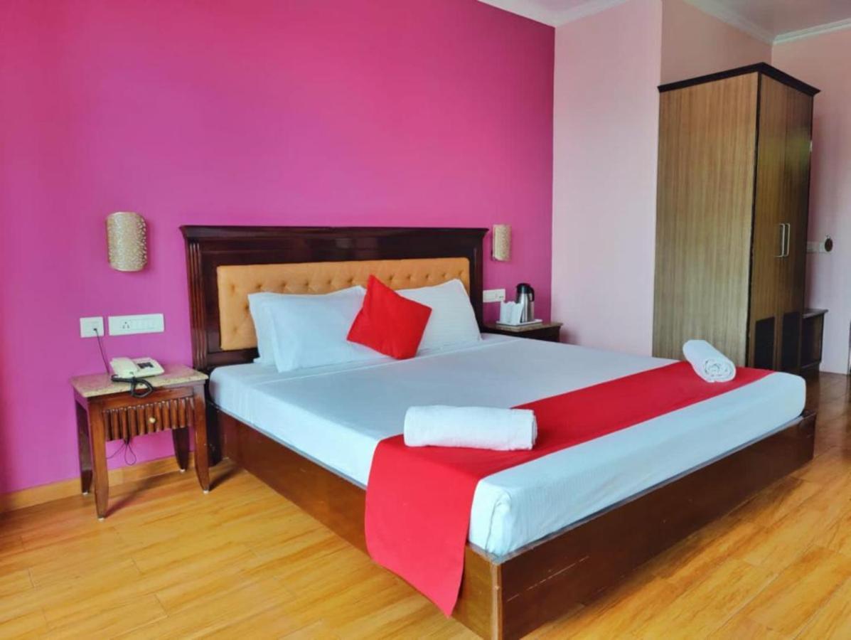Hotel Marc Shimla Bagian luar foto