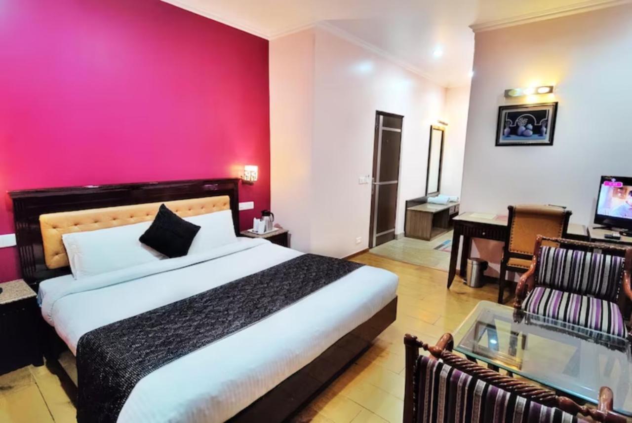 Hotel Marc Shimla Bagian luar foto