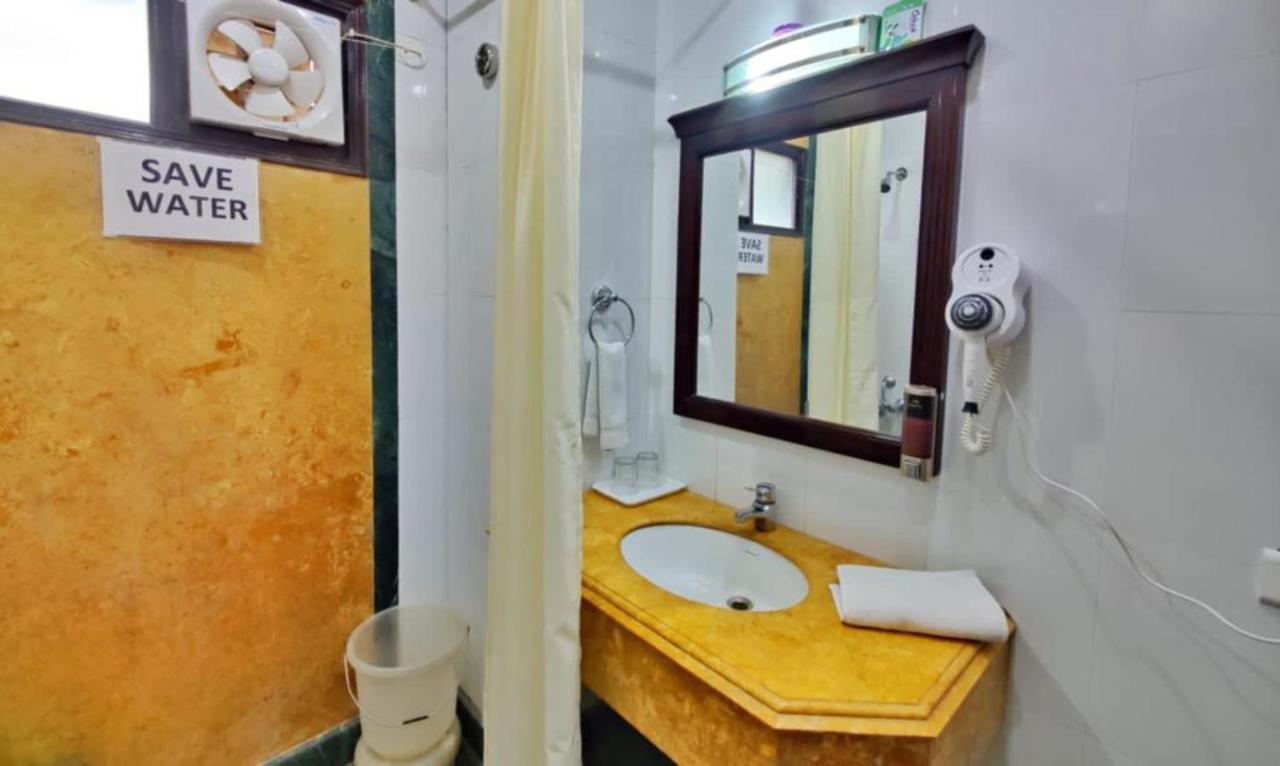 Hotel Marc Shimla Bagian luar foto