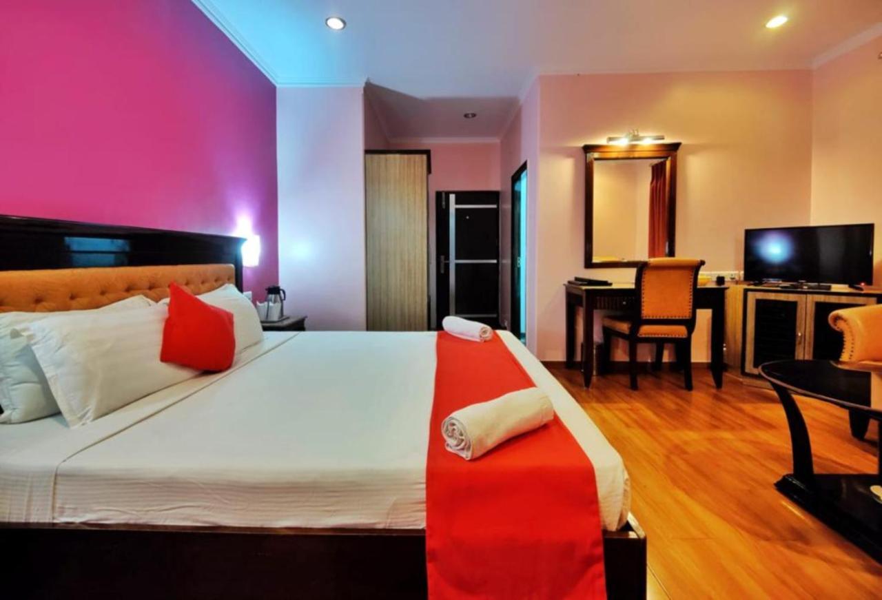 Hotel Marc Shimla Bagian luar foto