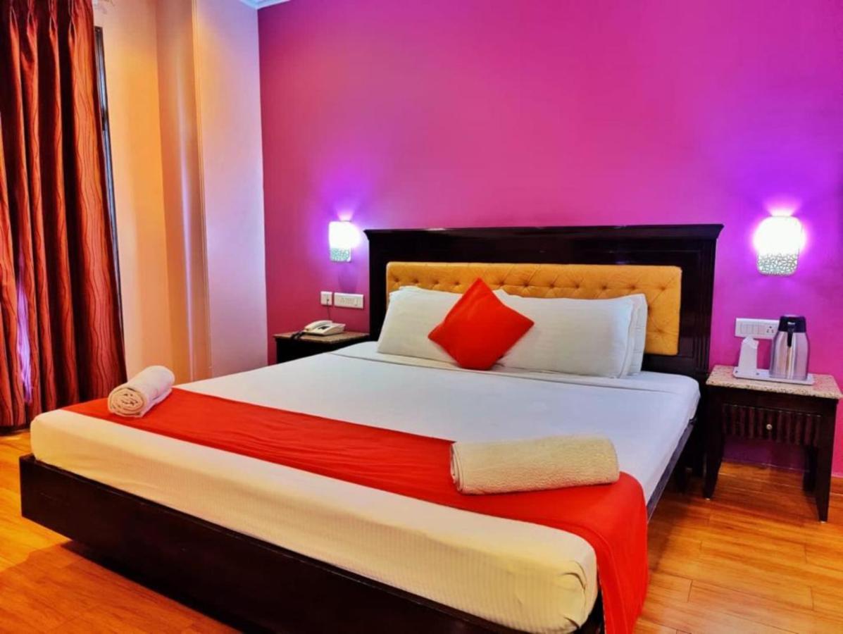 Hotel Marc Shimla Bagian luar foto