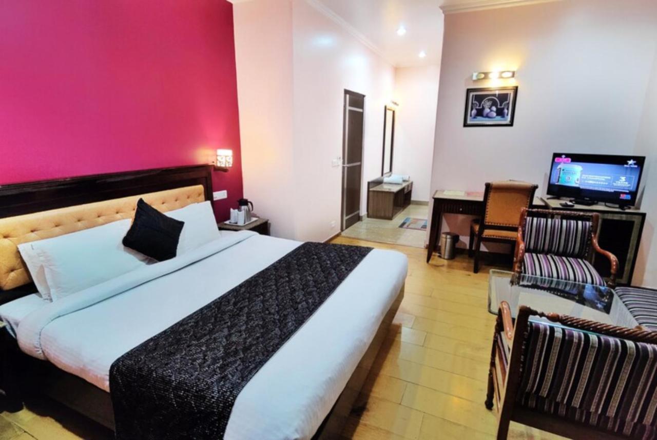 Hotel Marc Shimla Bagian luar foto
