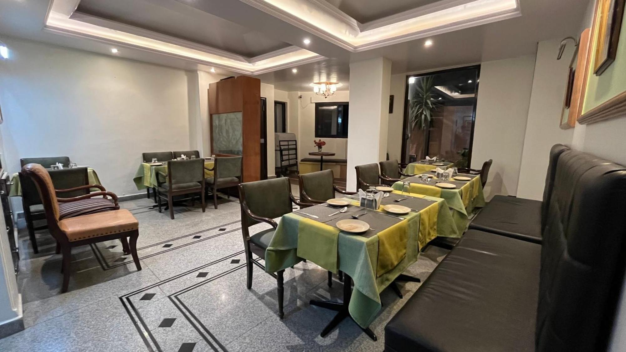 Hotel Marc Shimla Bagian luar foto