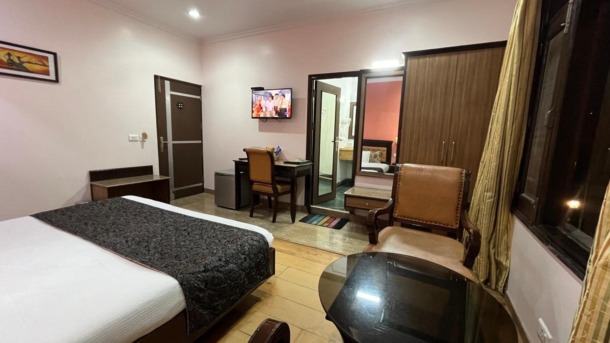 Hotel Marc Shimla Bagian luar foto