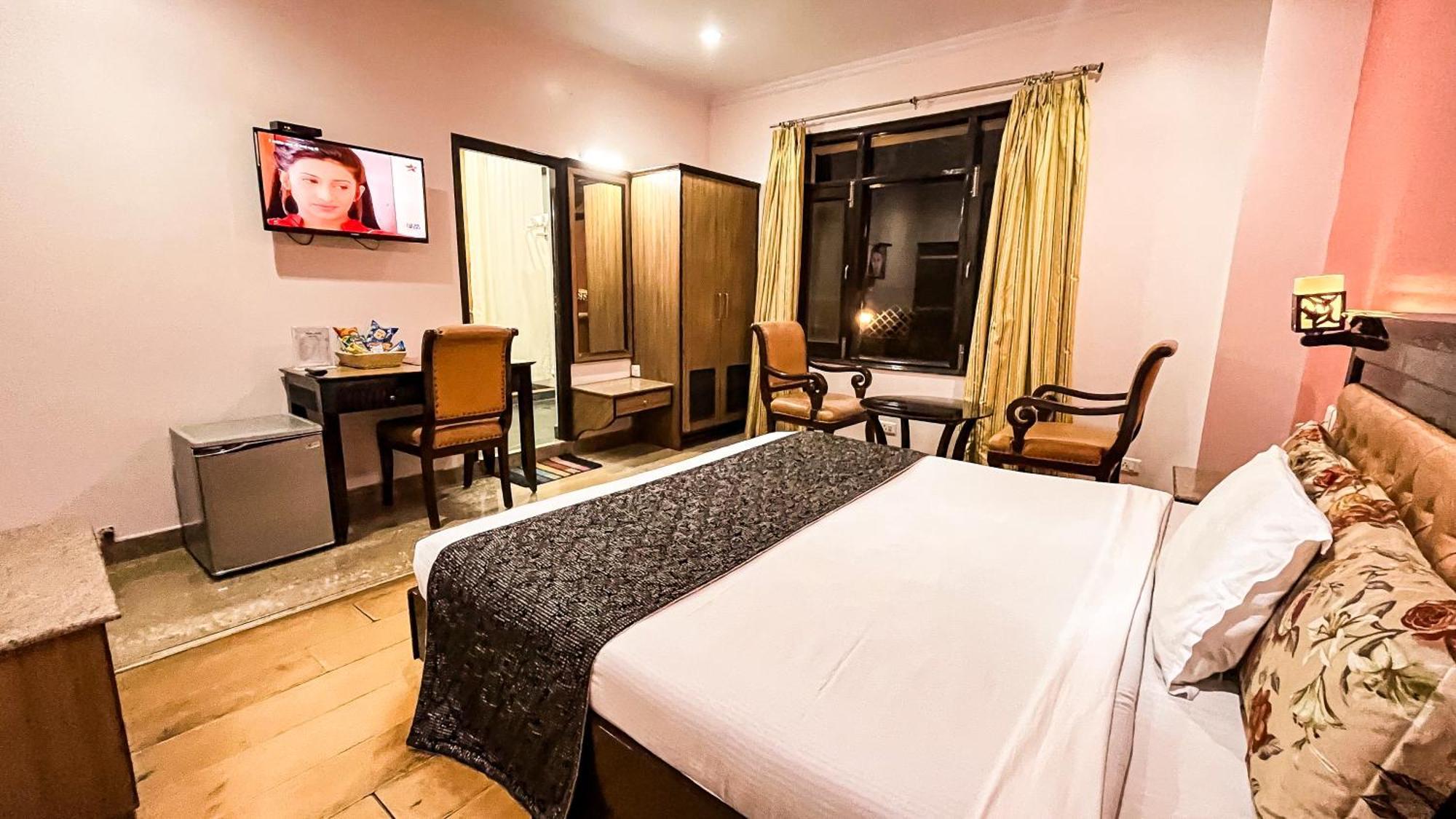 Hotel Marc Shimla Bagian luar foto